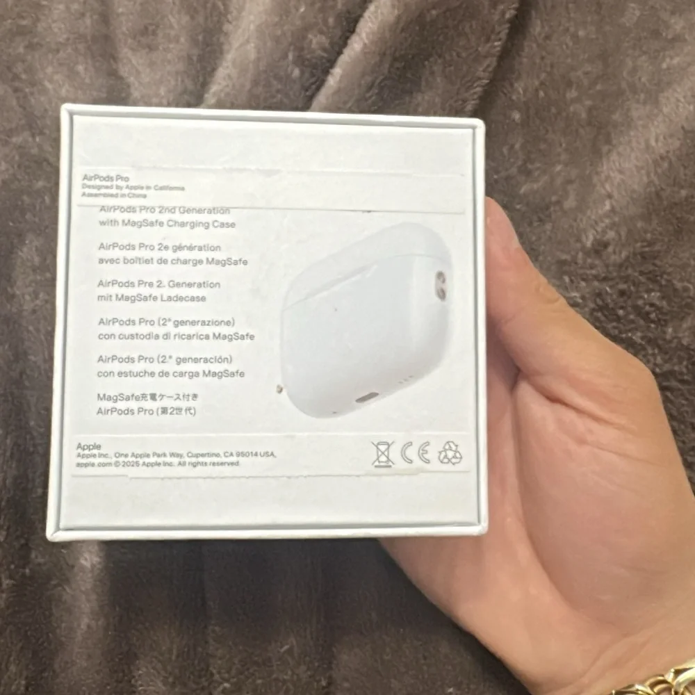 Apple White Headset with Minimalist Design